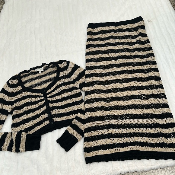 Freshman Tan and Black Ribbed Maxi Skirt Set crochet knitted - Picture 3 of 7